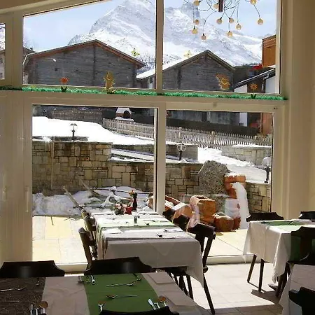 Inn Baergsunnu Saas-Grund
